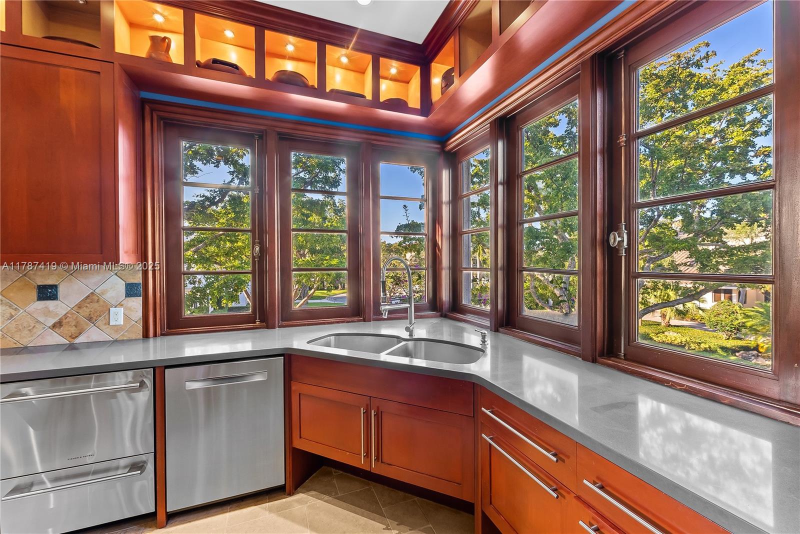 SUNRISE KEY - Residential