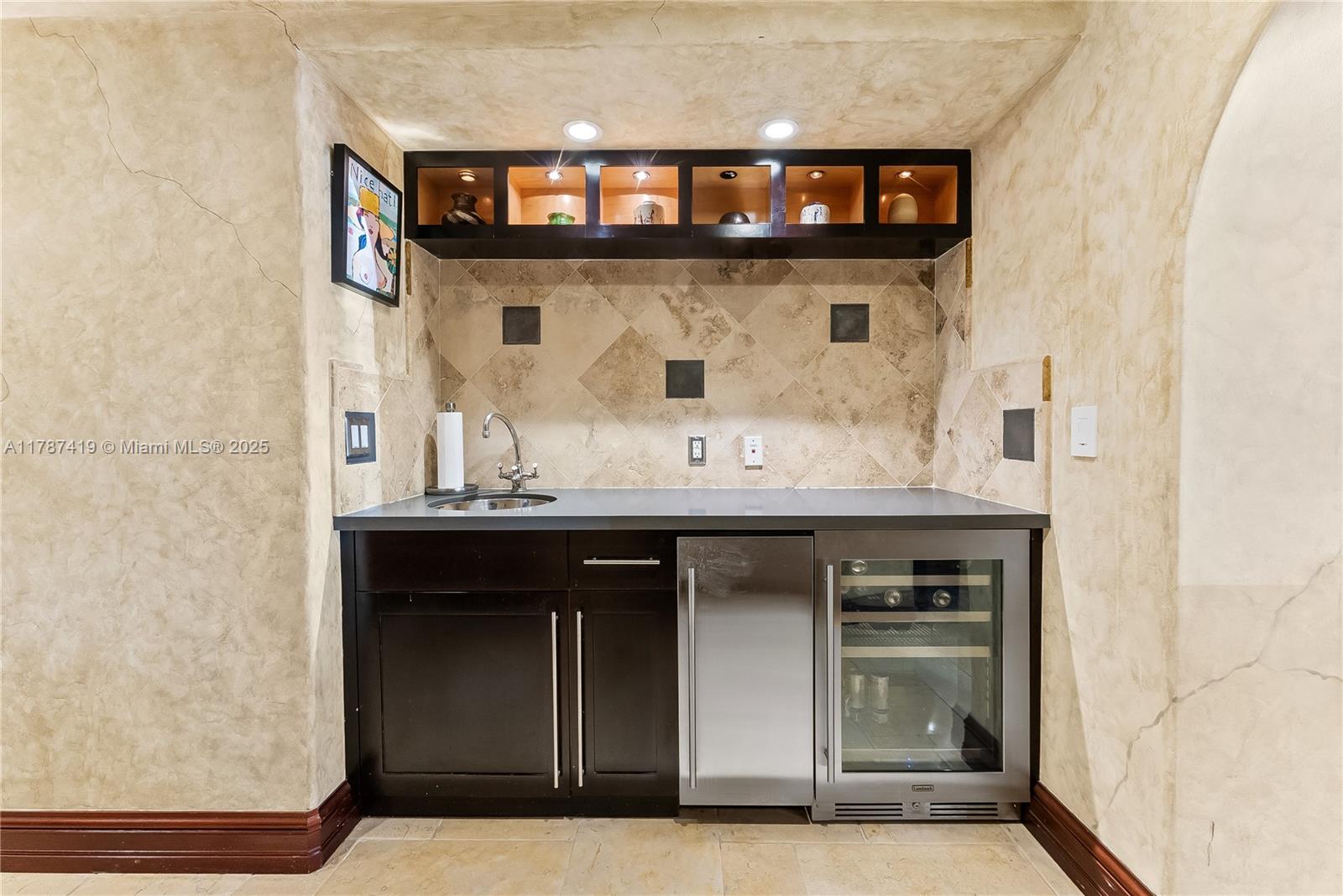 SUNRISE KEY - Residential