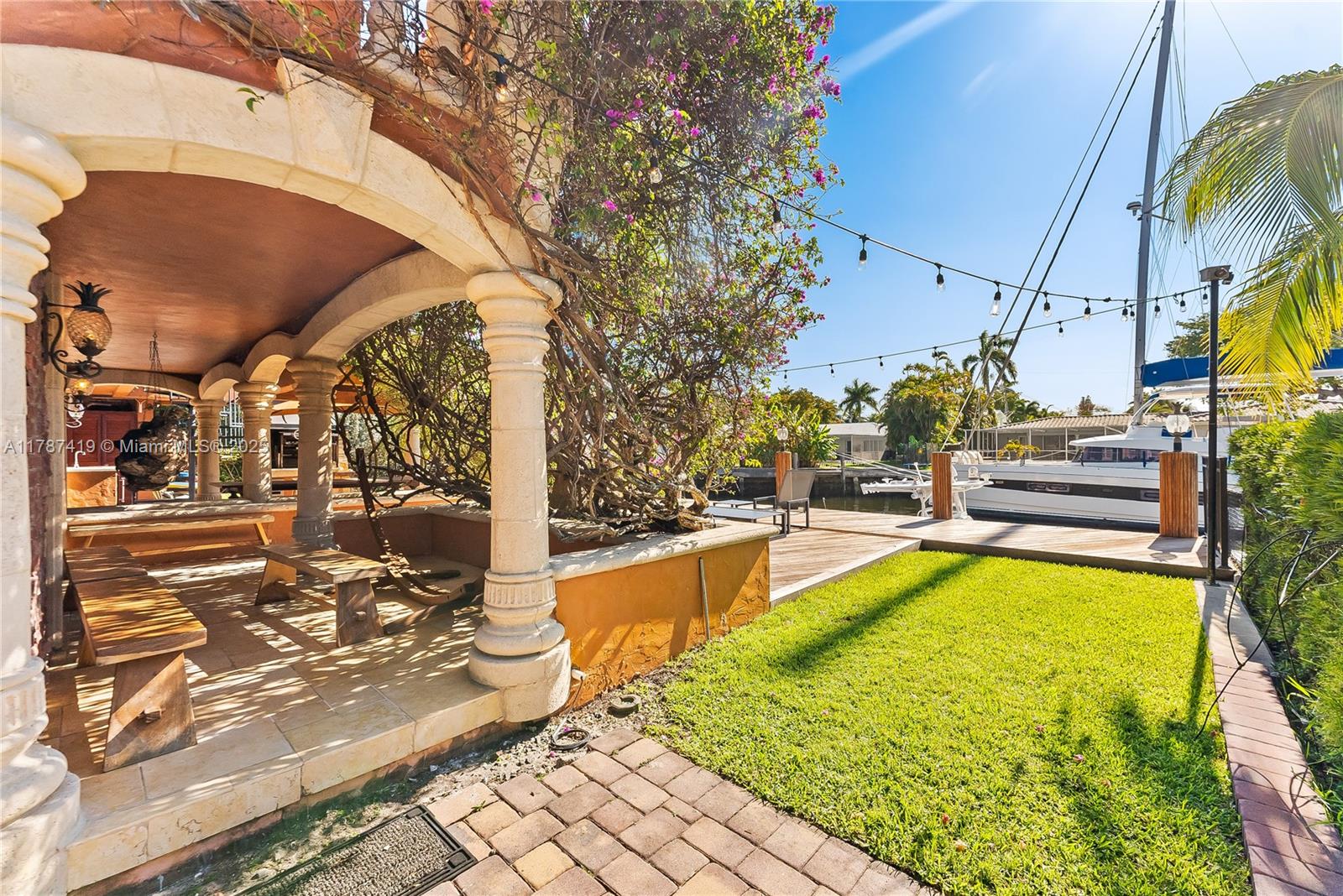 SUNRISE KEY - Residential