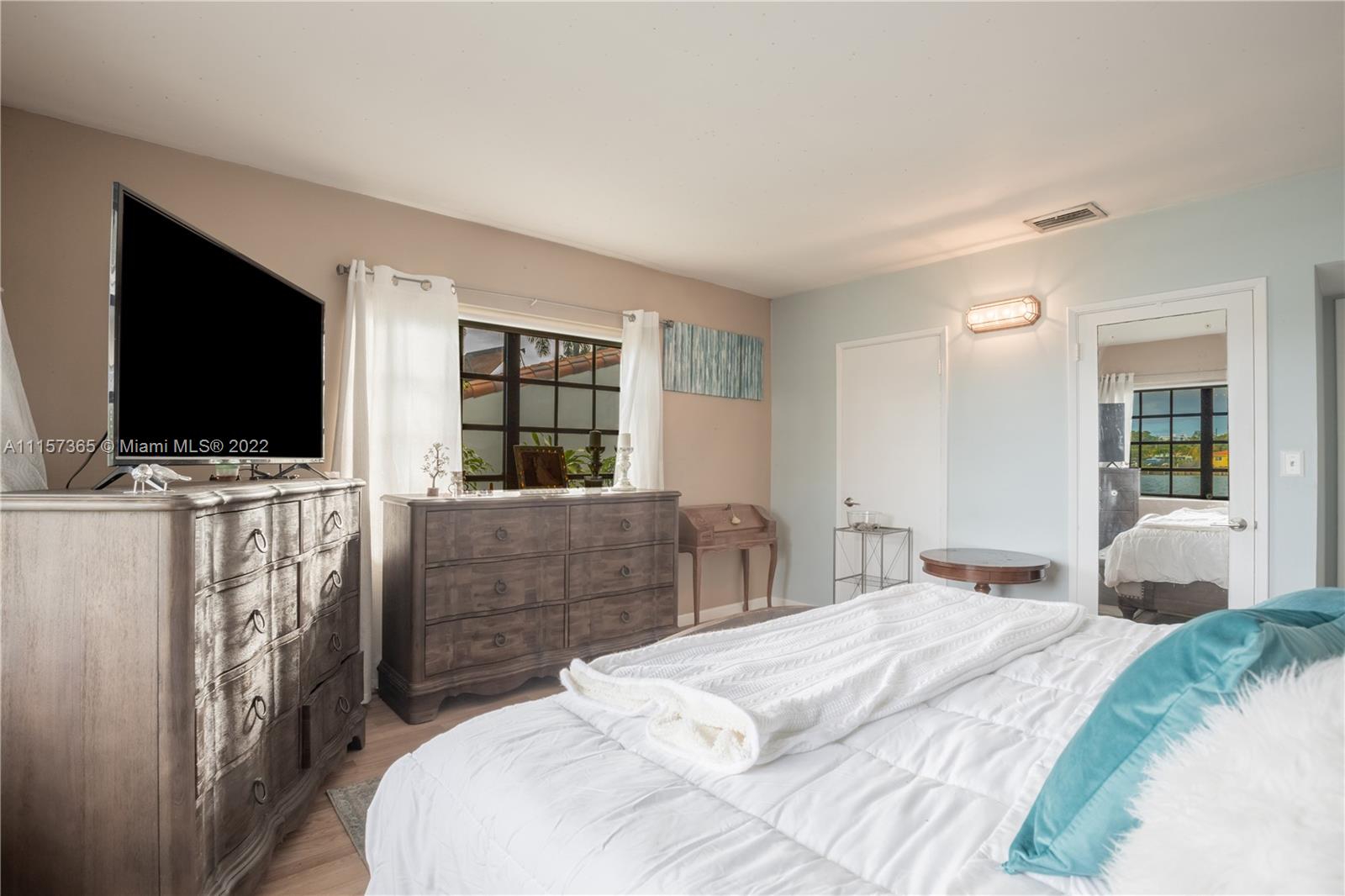 NORTH BAY ISLAND - Residential