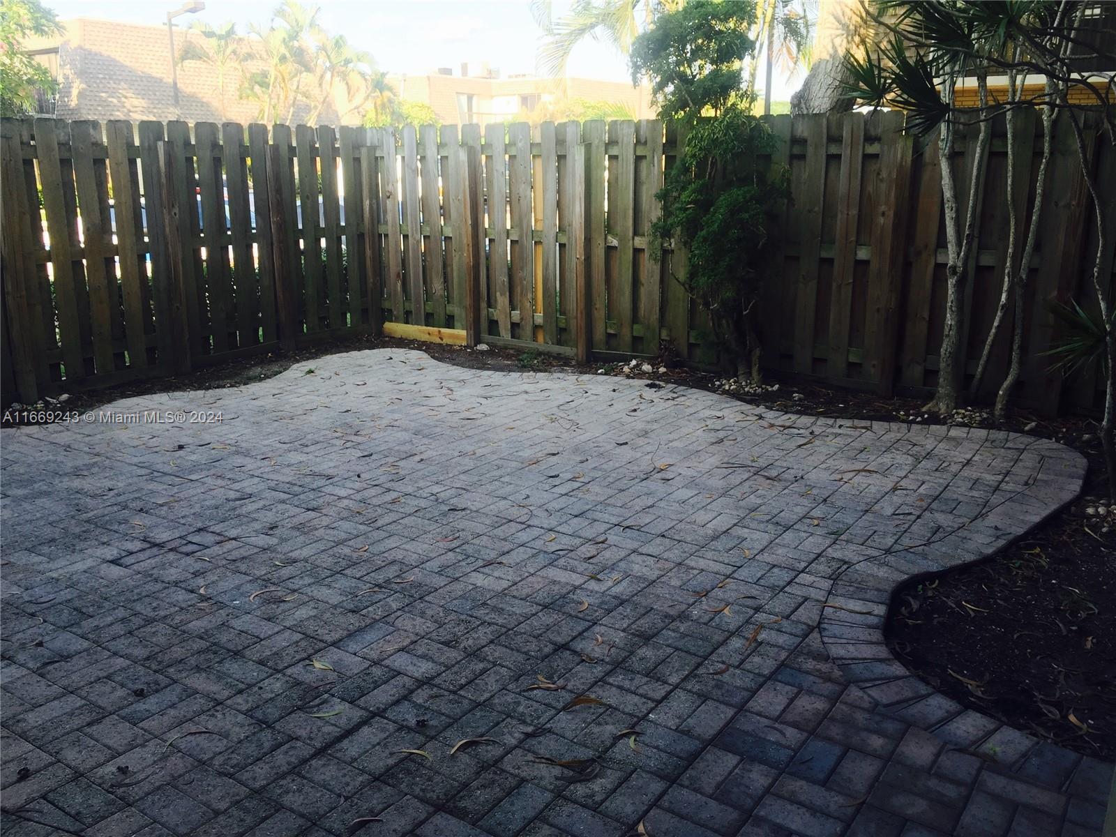 BAY TREE PATIO HOMES COND - Residential