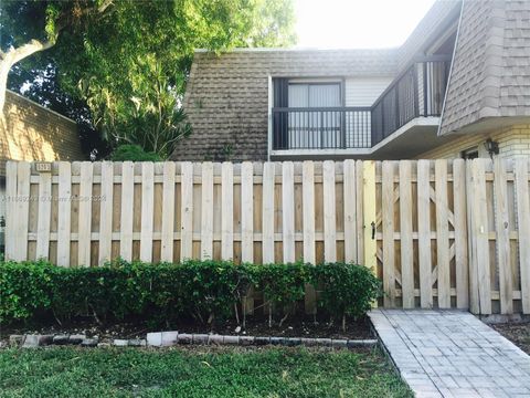 8203 SW 23rd Ct 21B North Lauderdale FL 33068
