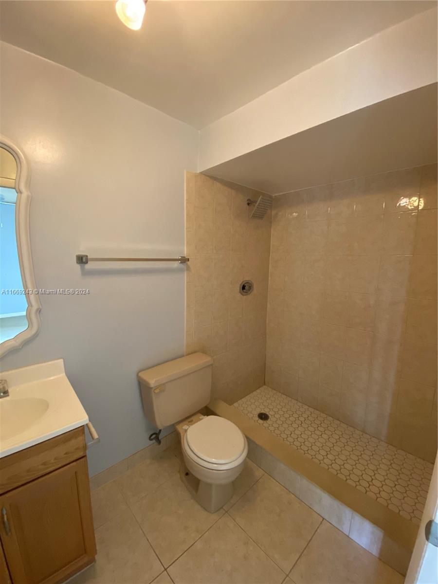 BAY TREE PATIO HOMES COND - Residential