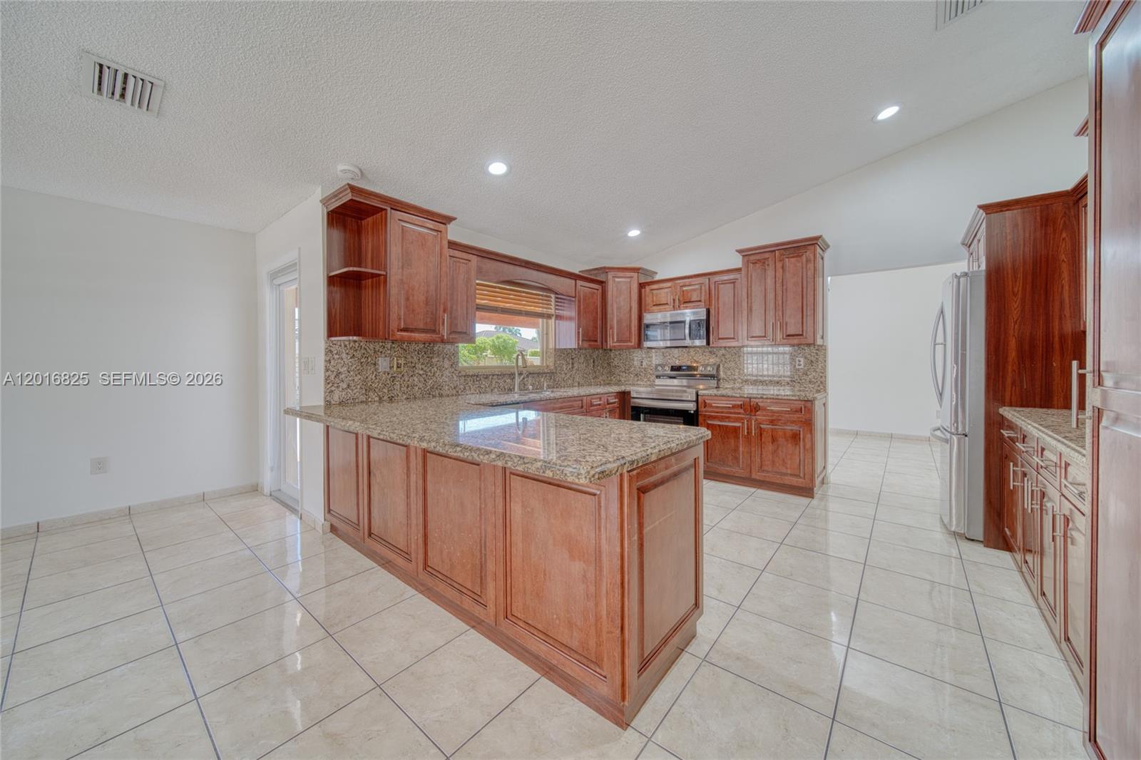 MARMOLADA GARDENS - Residential Lease
