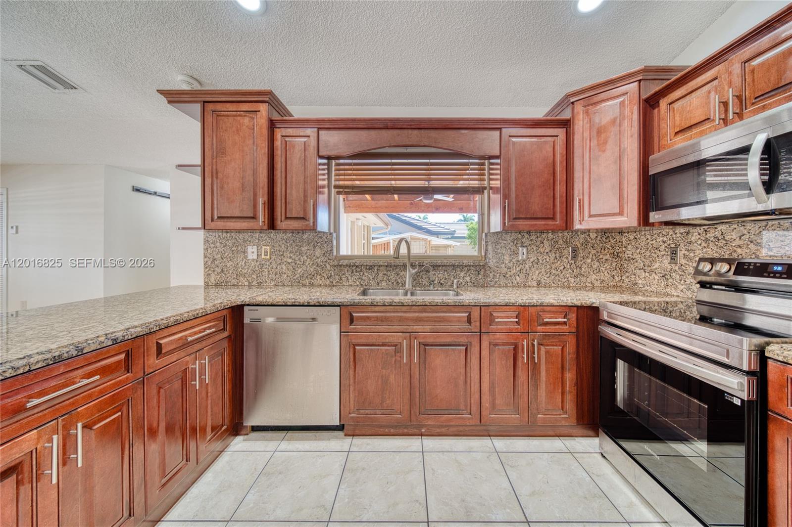 MARMOLADA GARDENS - Residential Lease