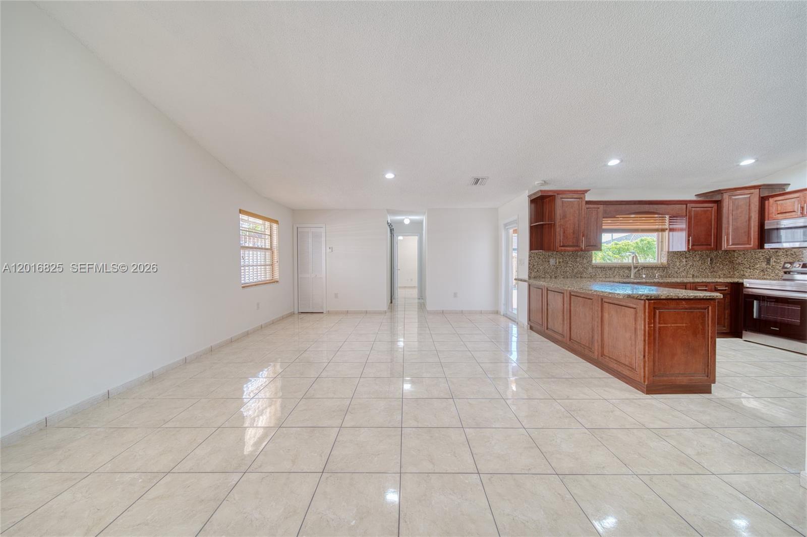 MARMOLADA GARDENS - Residential Lease