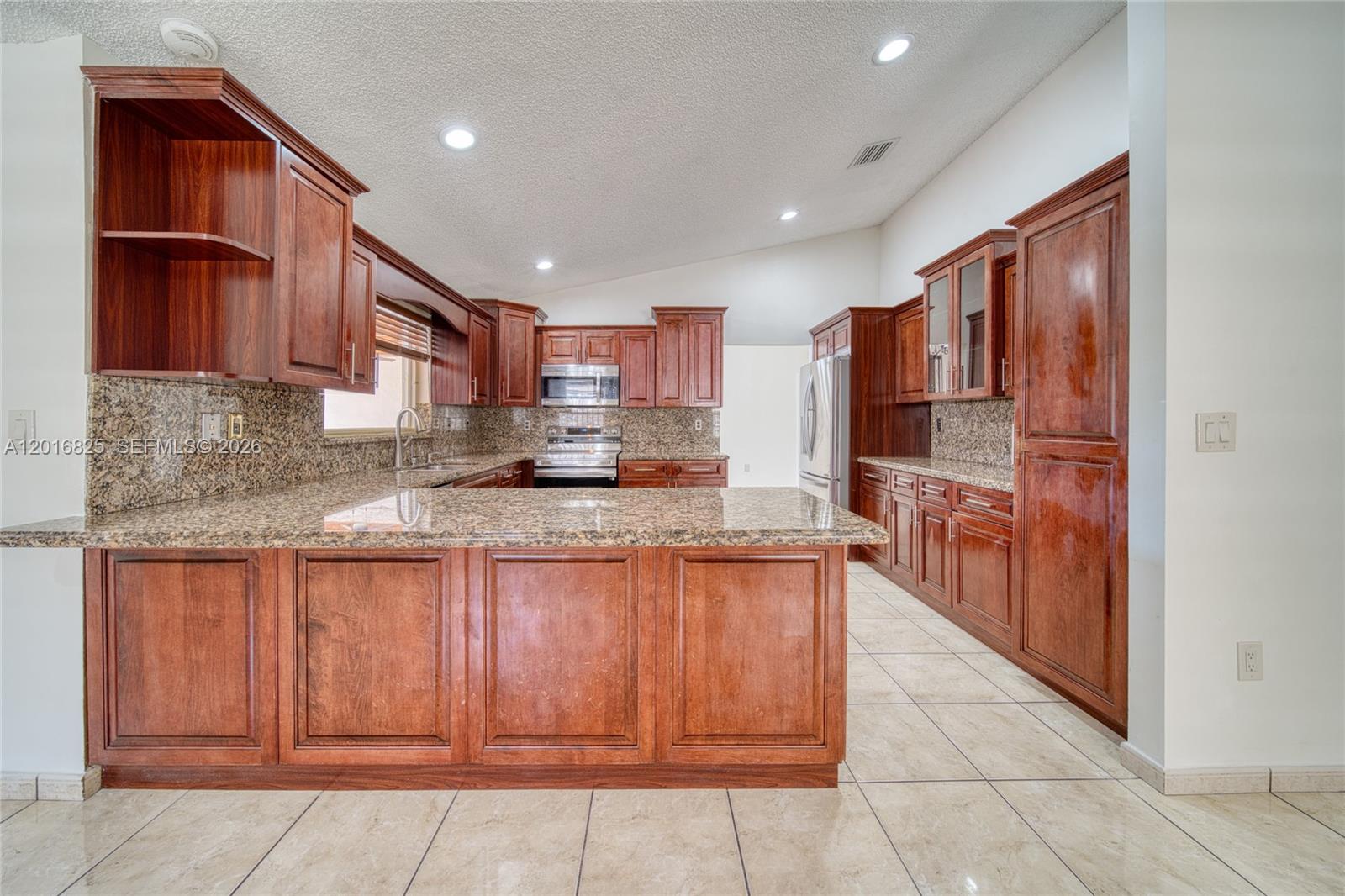 MARMOLADA GARDENS - Residential Lease