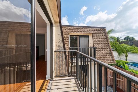 Townhouse in Tamarac FL 5935 55th Ln Ln 25.jpg