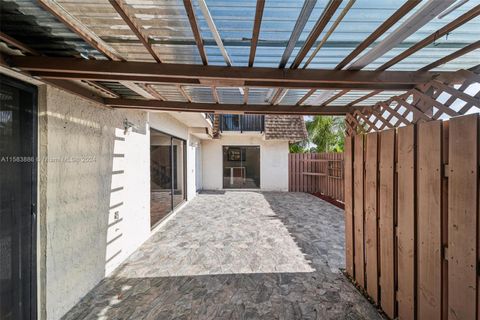 Townhouse in Tamarac FL 5935 55th Ln Ln 2.jpg