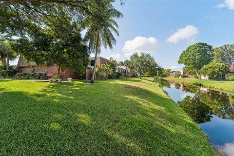 Townhouse in Tamarac FL 5935 55th Ln Ln 40.jpg