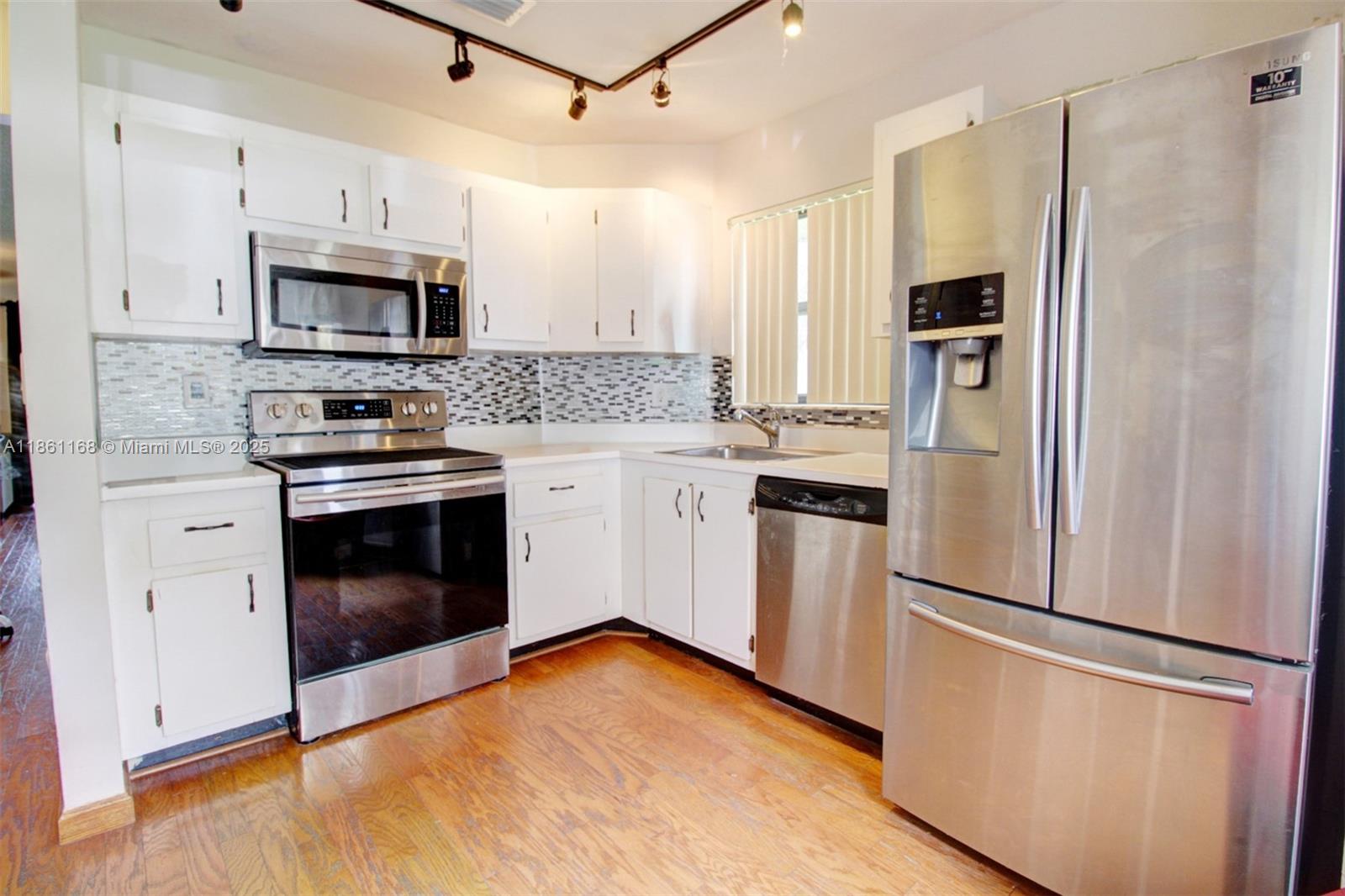 650 NW 106th Ter