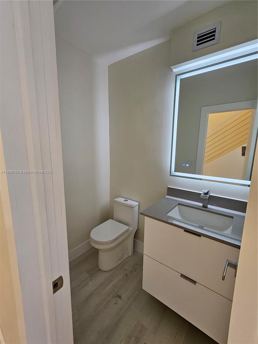 PARK VIEW ISLAND - Residential Lease