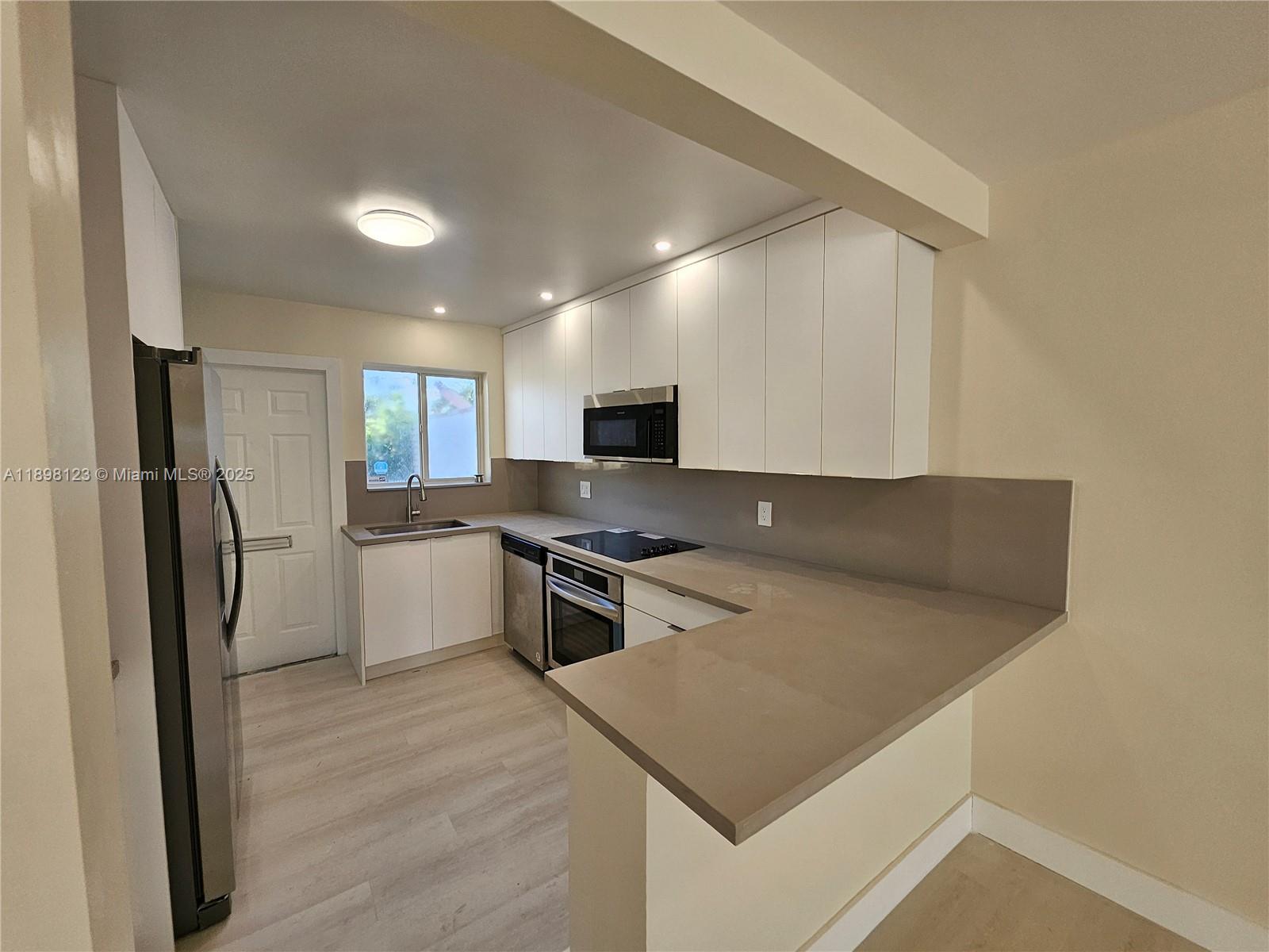 PARK VIEW ISLAND - Residential Lease