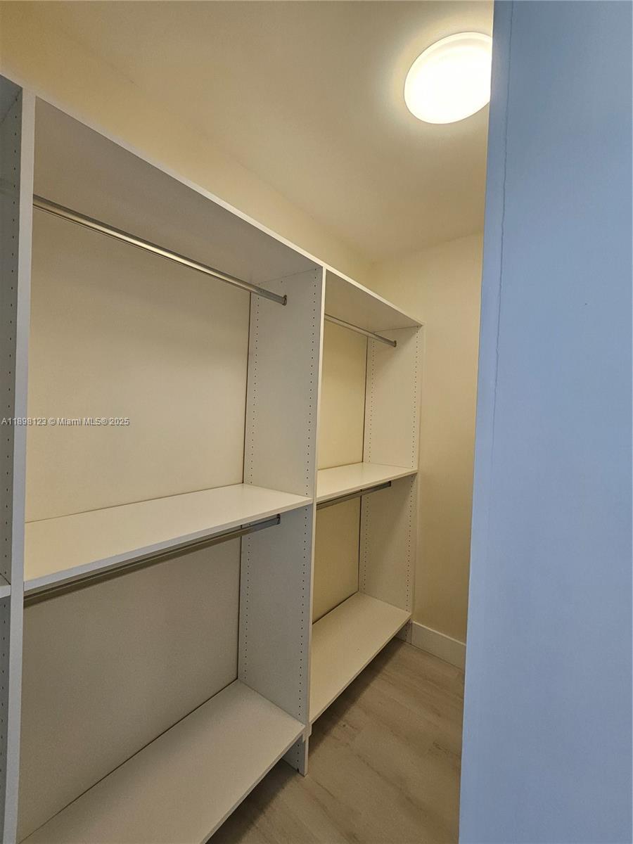 PARK VIEW ISLAND - Residential Lease