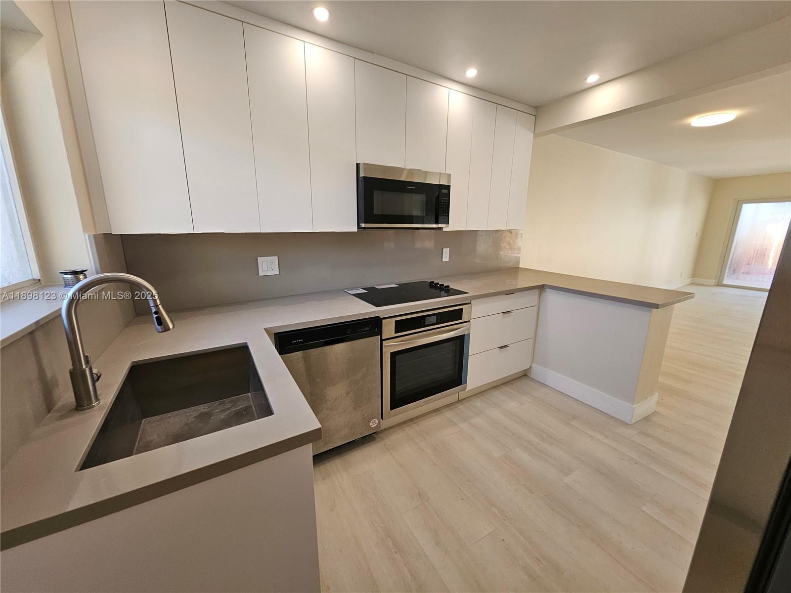 PARK VIEW ISLAND - Residential Lease