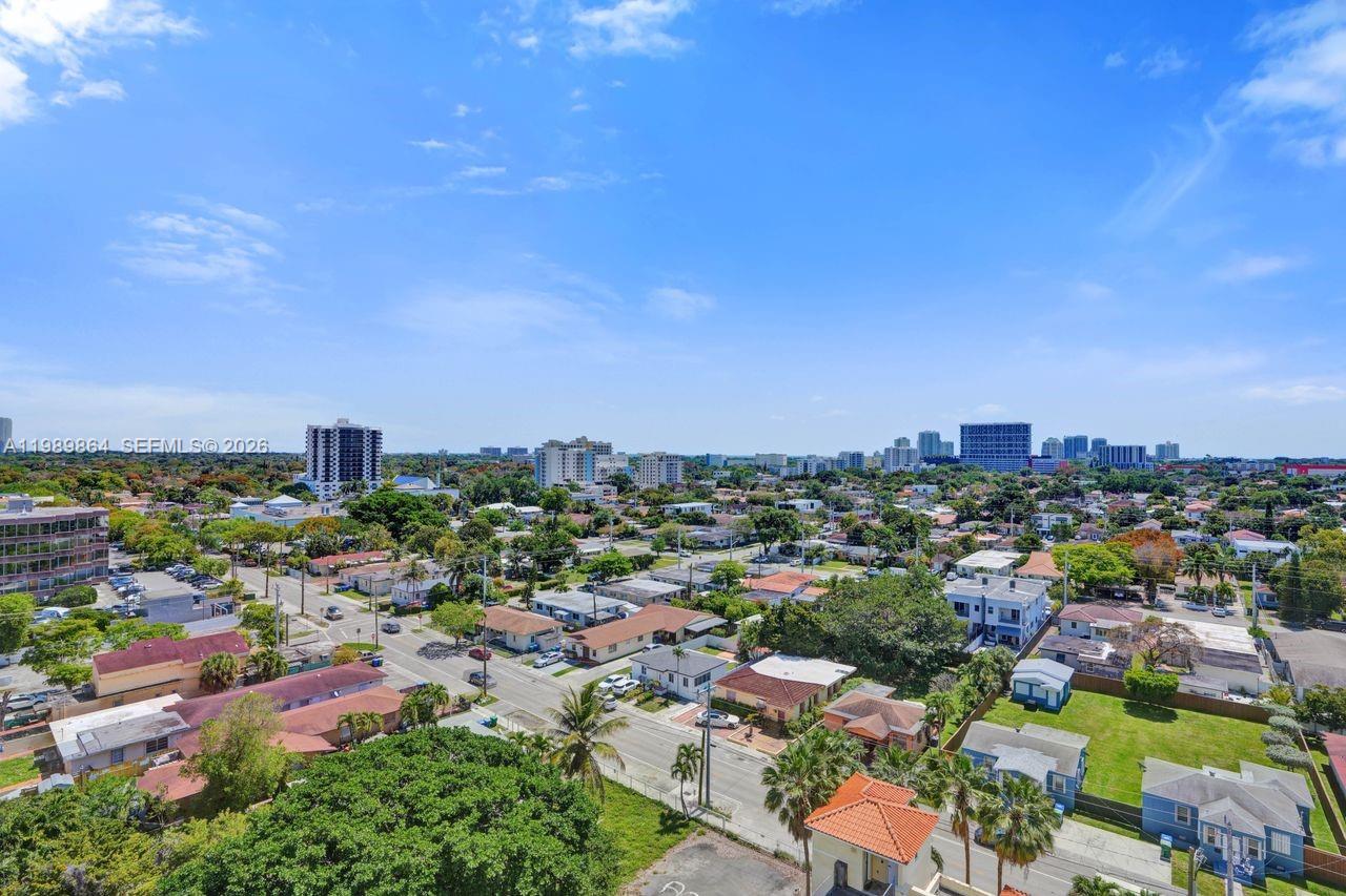 THE ASTON CONDO - Residential