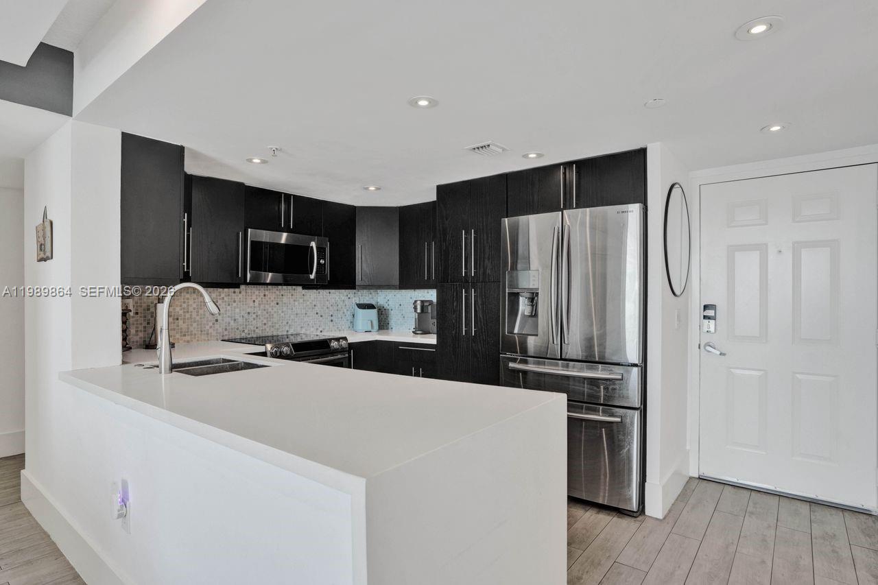 THE ASTON CONDO - Residential