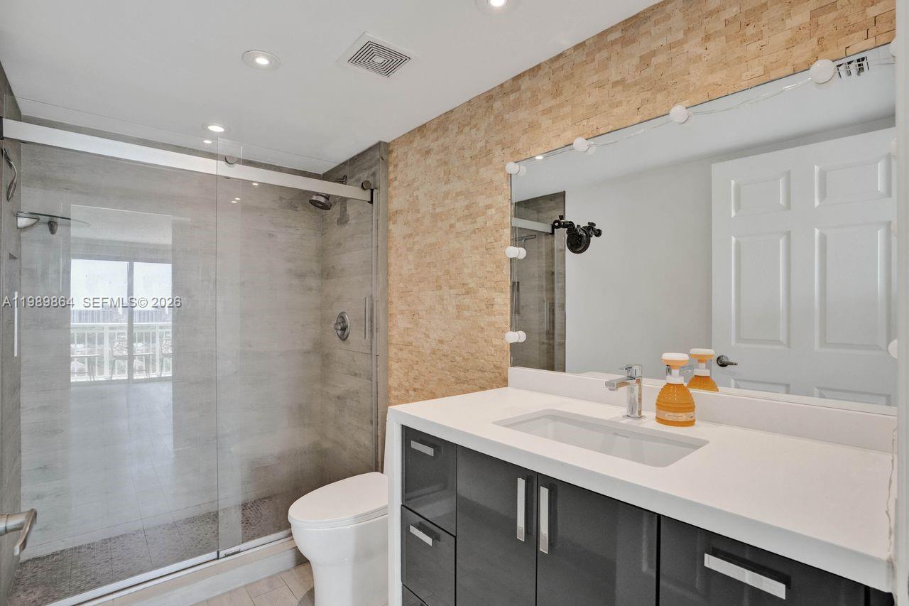 THE ASTON CONDO - Residential