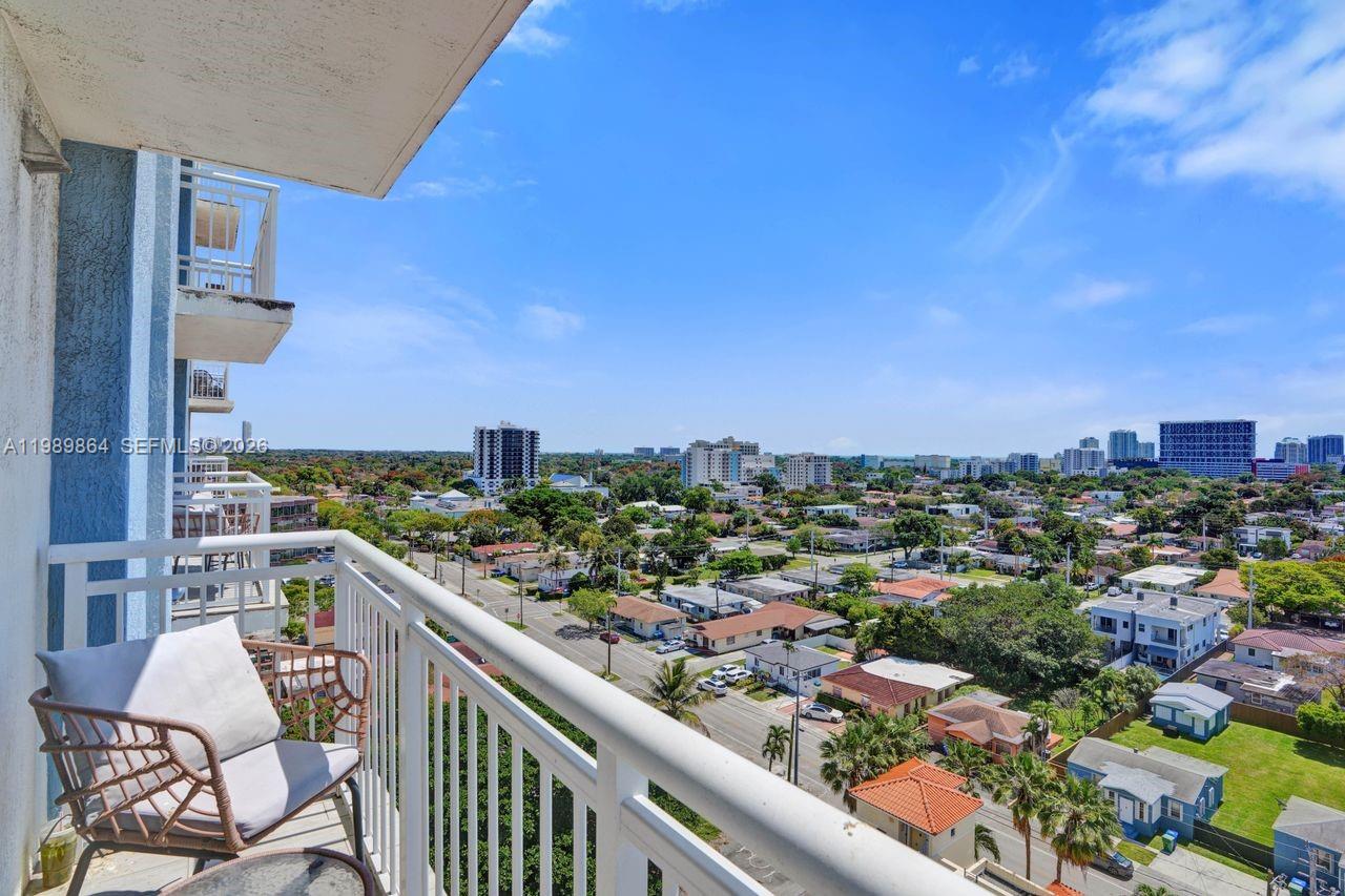 THE ASTON CONDO - Residential