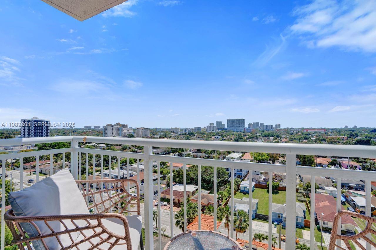 THE ASTON CONDO - Residential