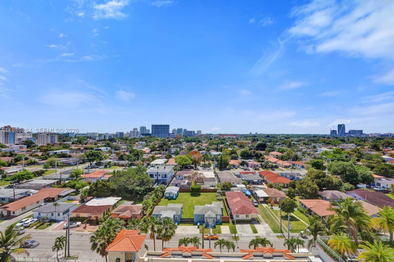 THE ASTON CONDO - Residential