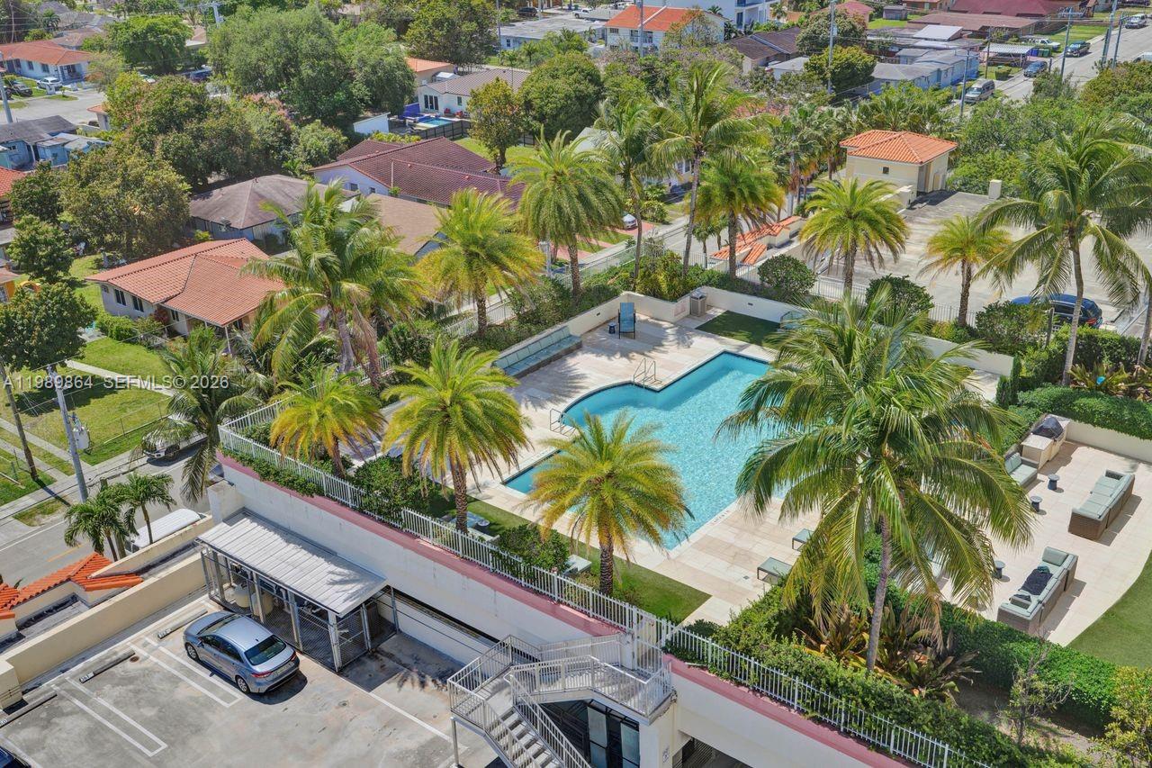 THE ASTON CONDO - Residential