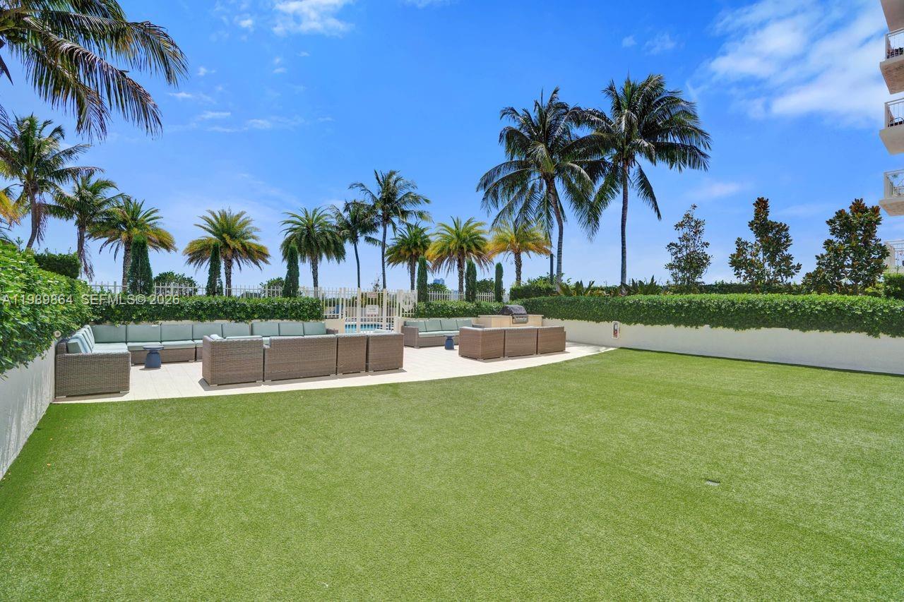 THE ASTON CONDO - Residential