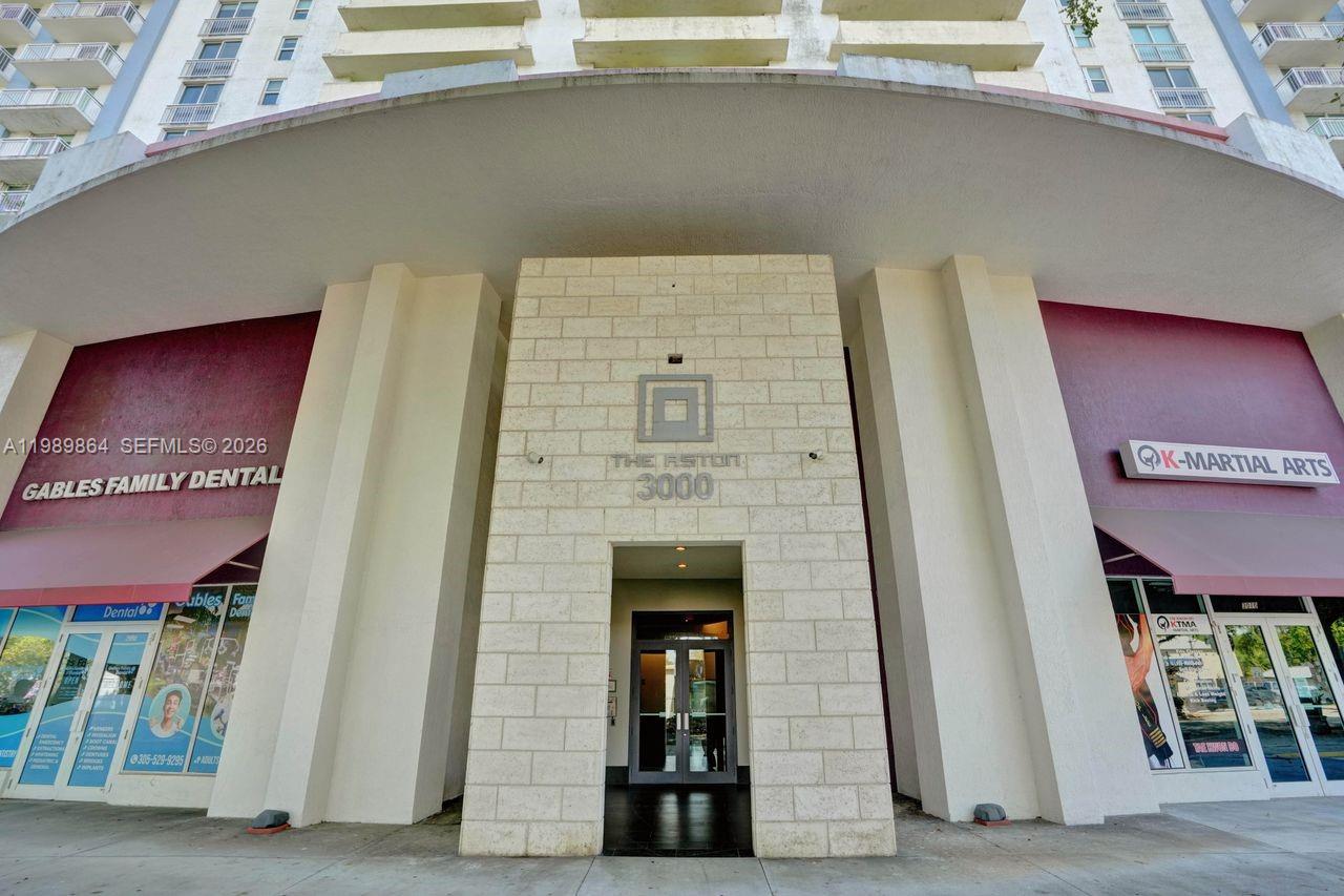 THE ASTON CONDO - Residential