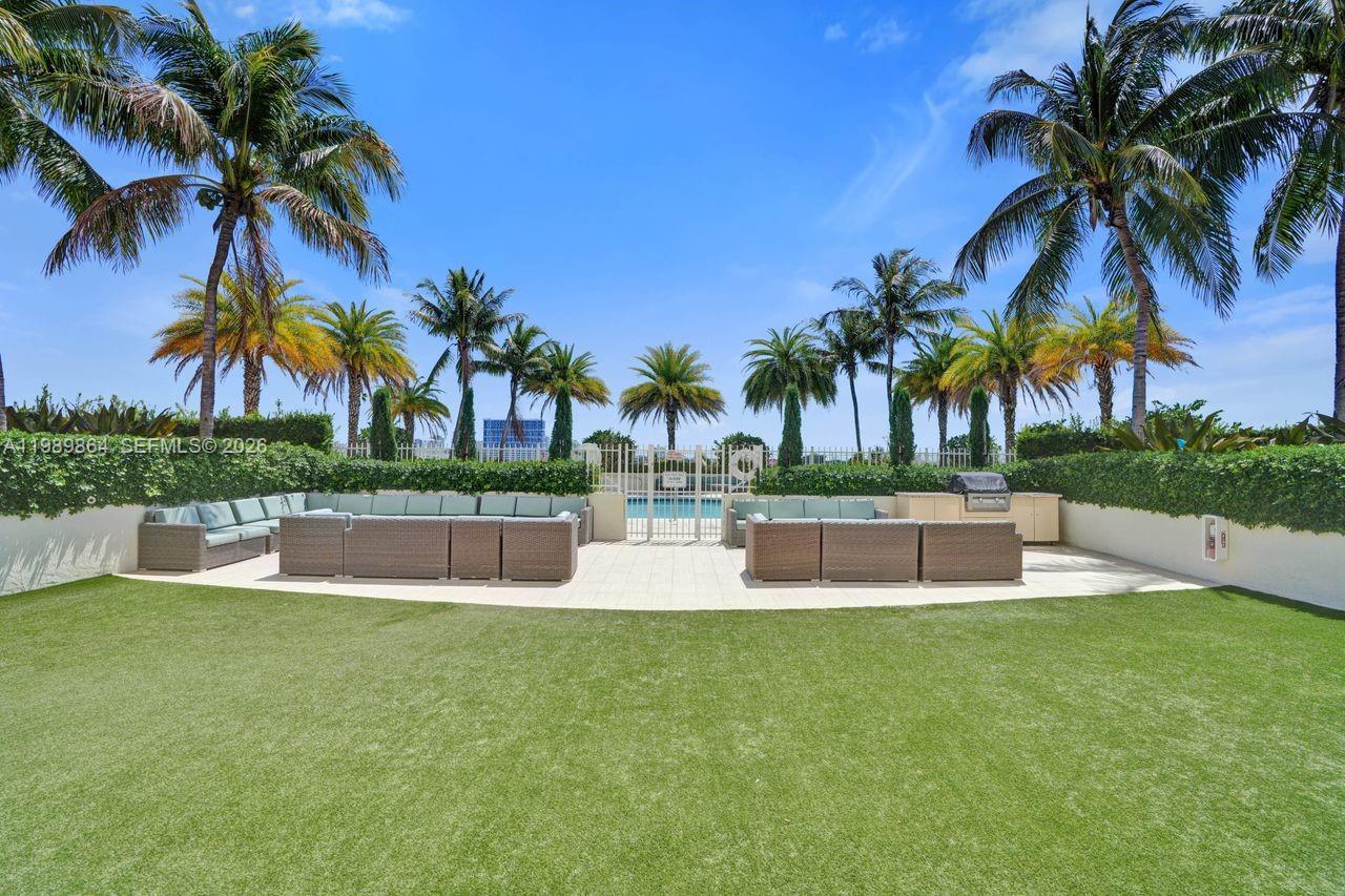 THE ASTON CONDO - Residential