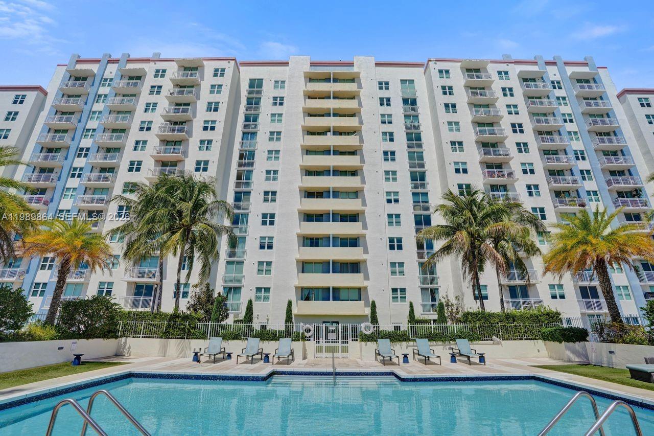 THE ASTON CONDO - Residential