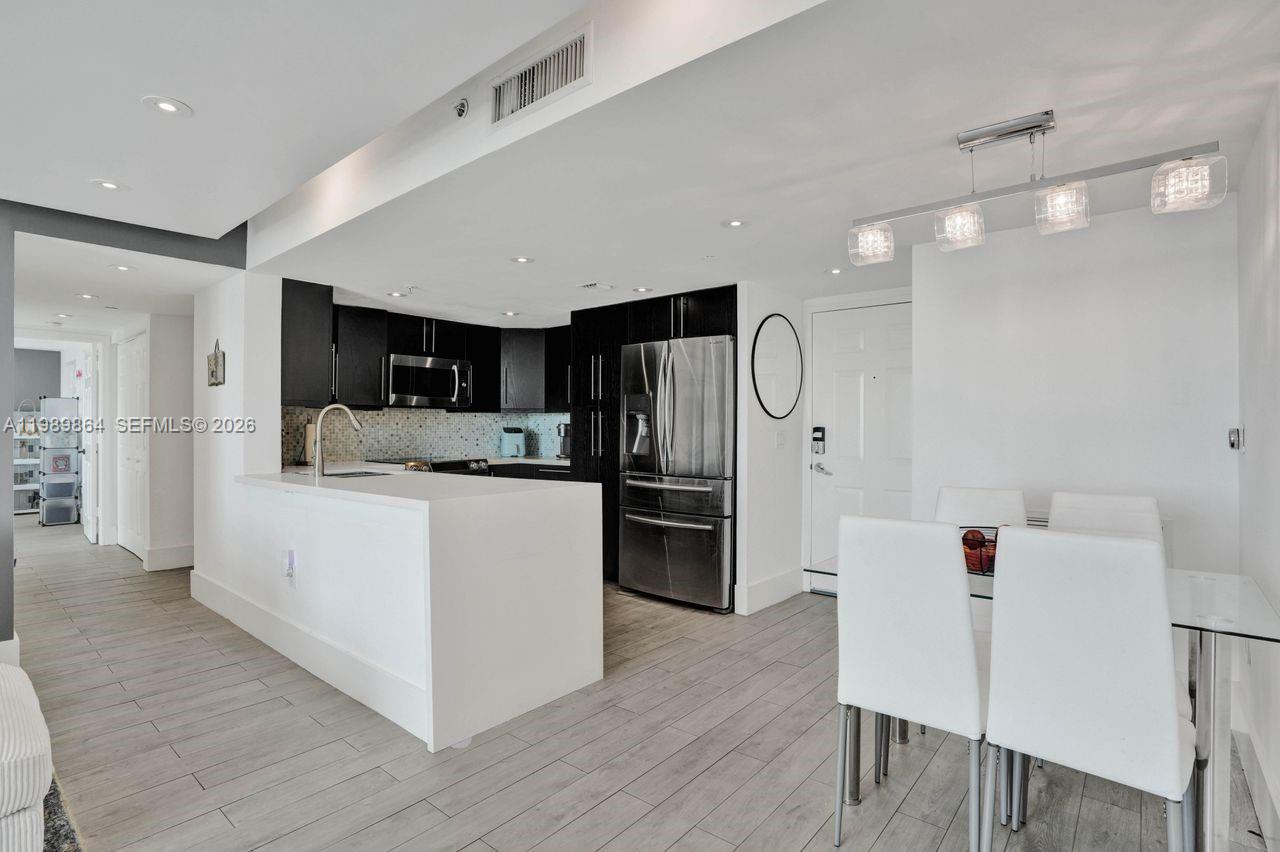 THE ASTON CONDO - Residential