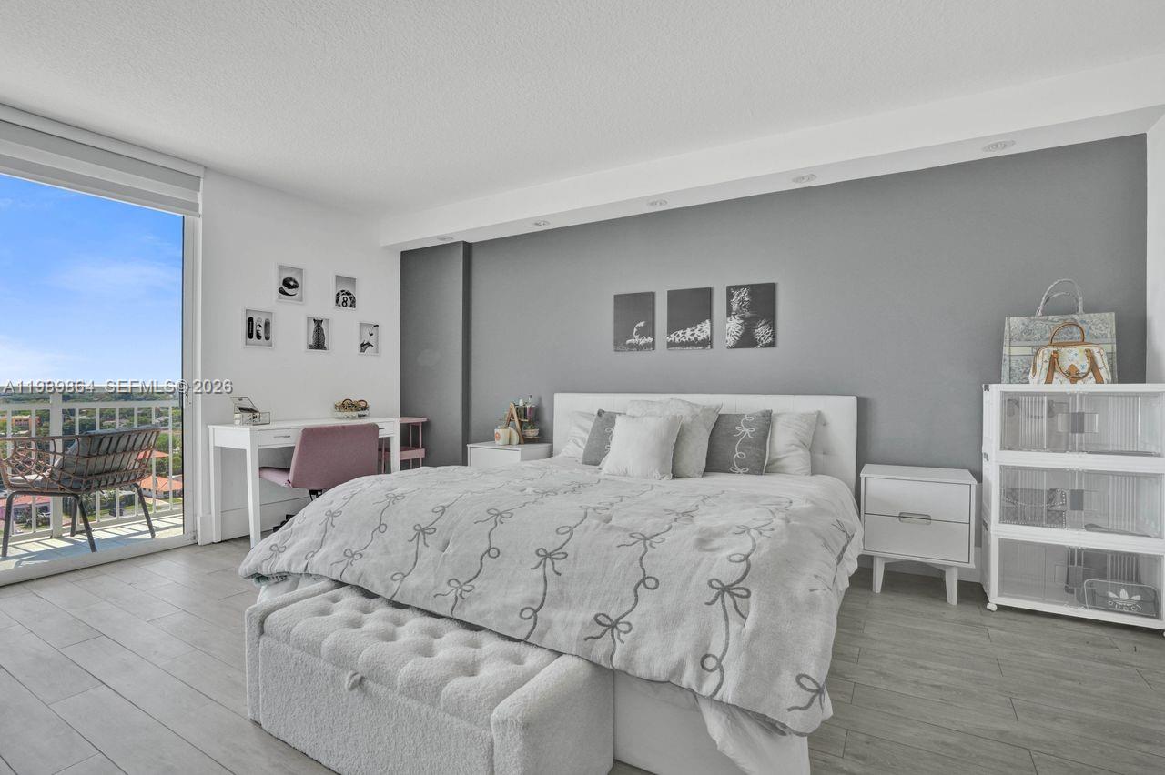 THE ASTON CONDO - Residential