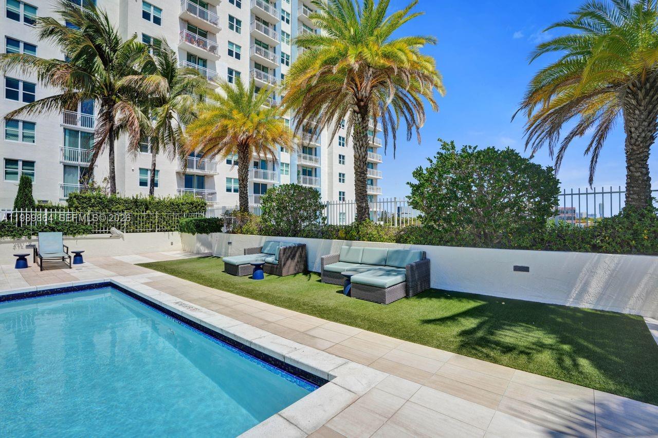 THE ASTON CONDO - Residential