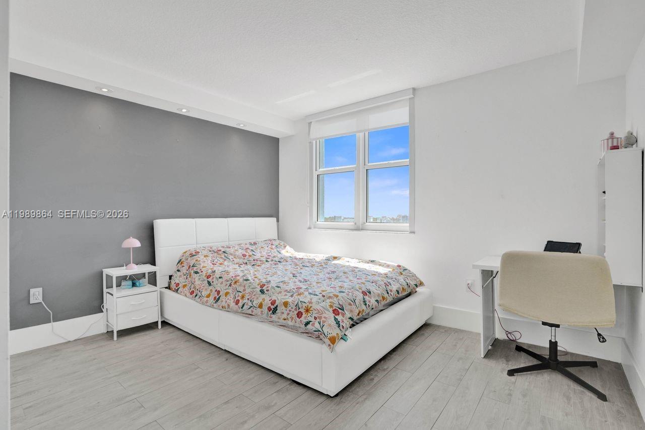 THE ASTON CONDO - Residential