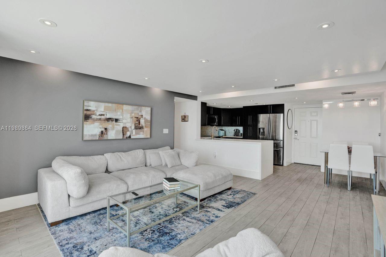 THE ASTON CONDO - Residential