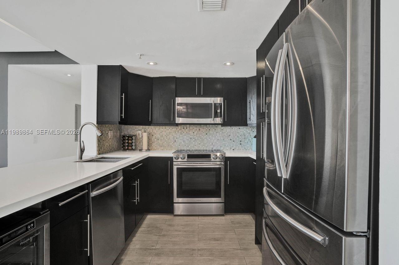 THE ASTON CONDO - Residential