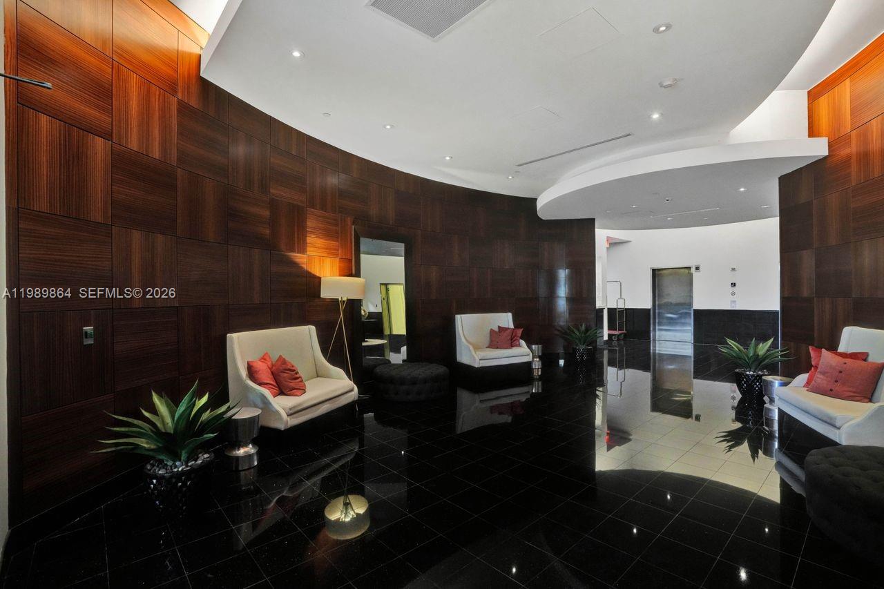 THE ASTON CONDO - Residential