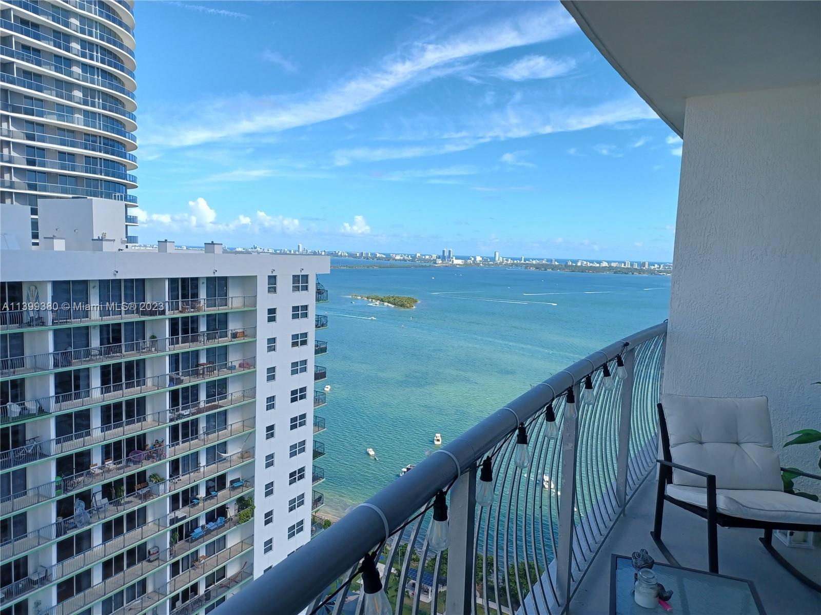 Studio at Opera Tower facing North with partial Bay and City views. Building is centrally located with walking distance to Metro Mover, bus station, Margaret Pace Park, Publix Supermarket, restaurants, and shops. Minutes away from Adrienne Arsh Center for the Performing Arts, FTX arena, Frost Museum of Science, Wynwood and the Design district.