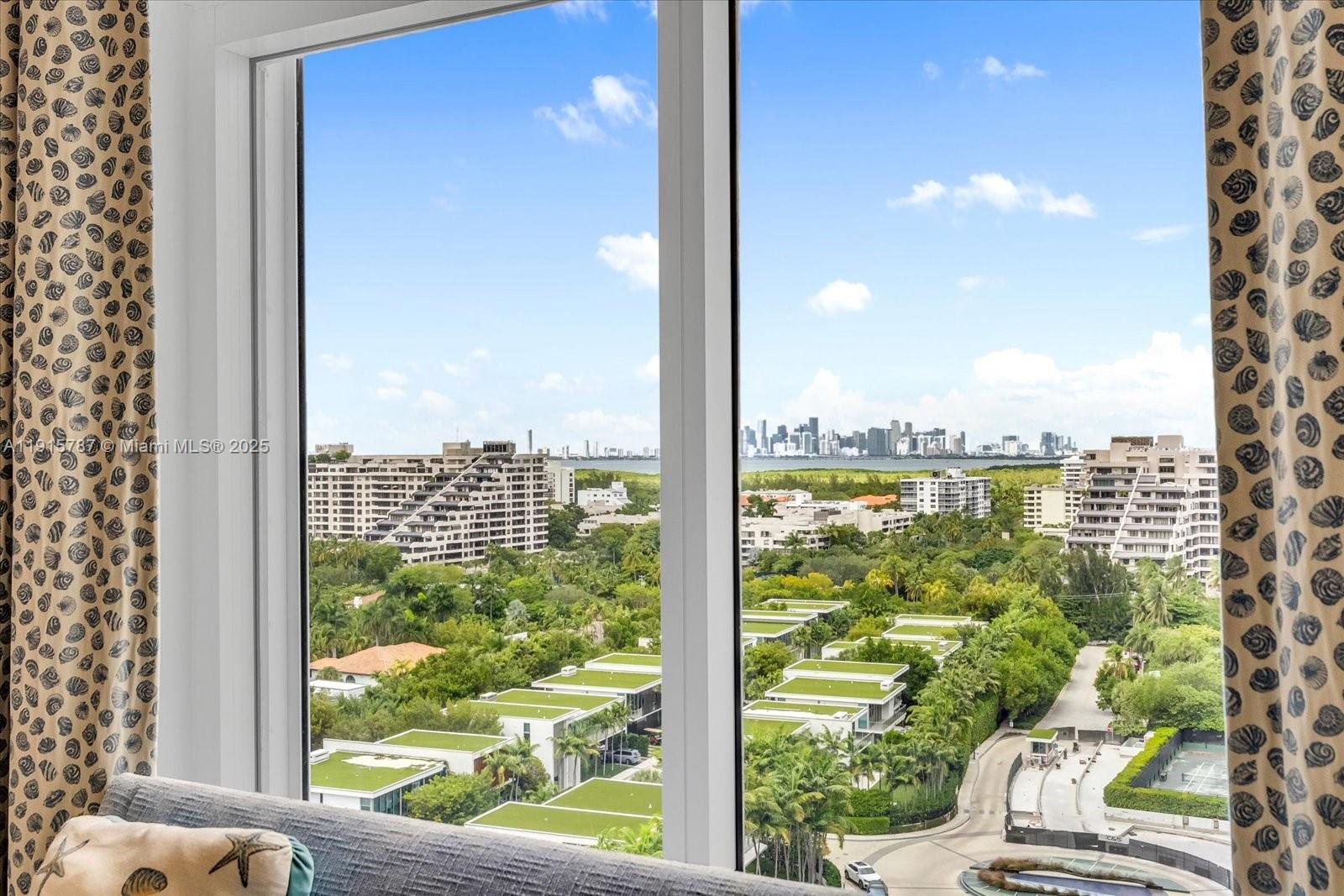 GRAND BAY TOWER CONDO - Residential