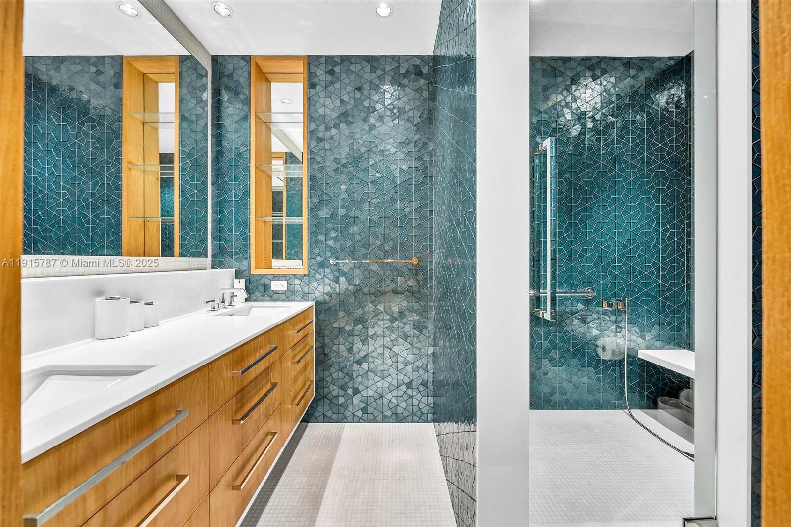 GRAND BAY TOWER CONDO - Residential