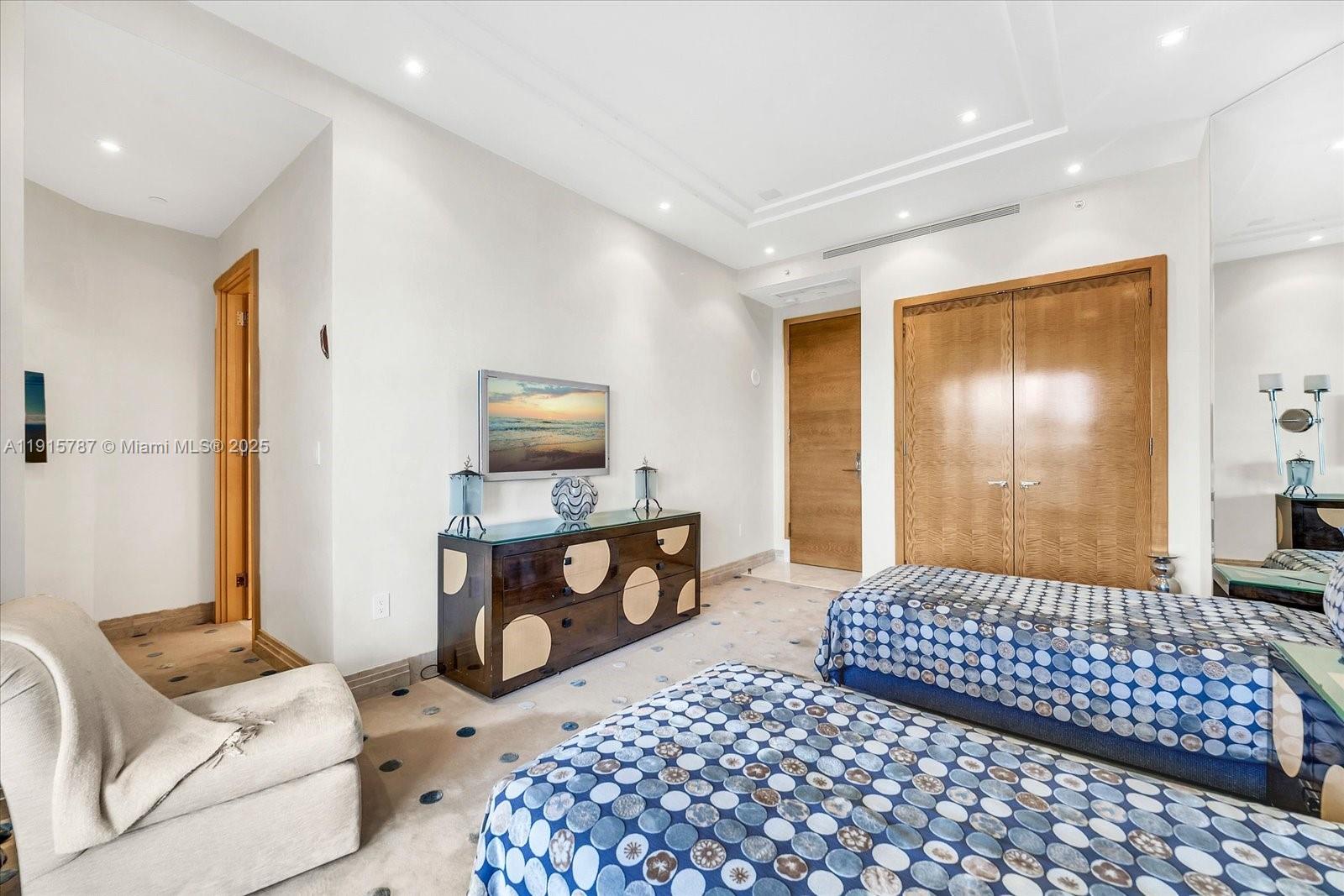 GRAND BAY TOWER CONDO - Residential