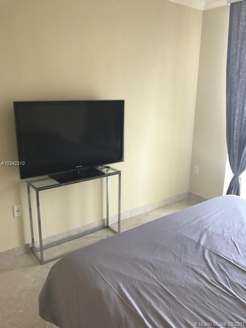 DUO COMDOMINIUM EAST - Residential Lease