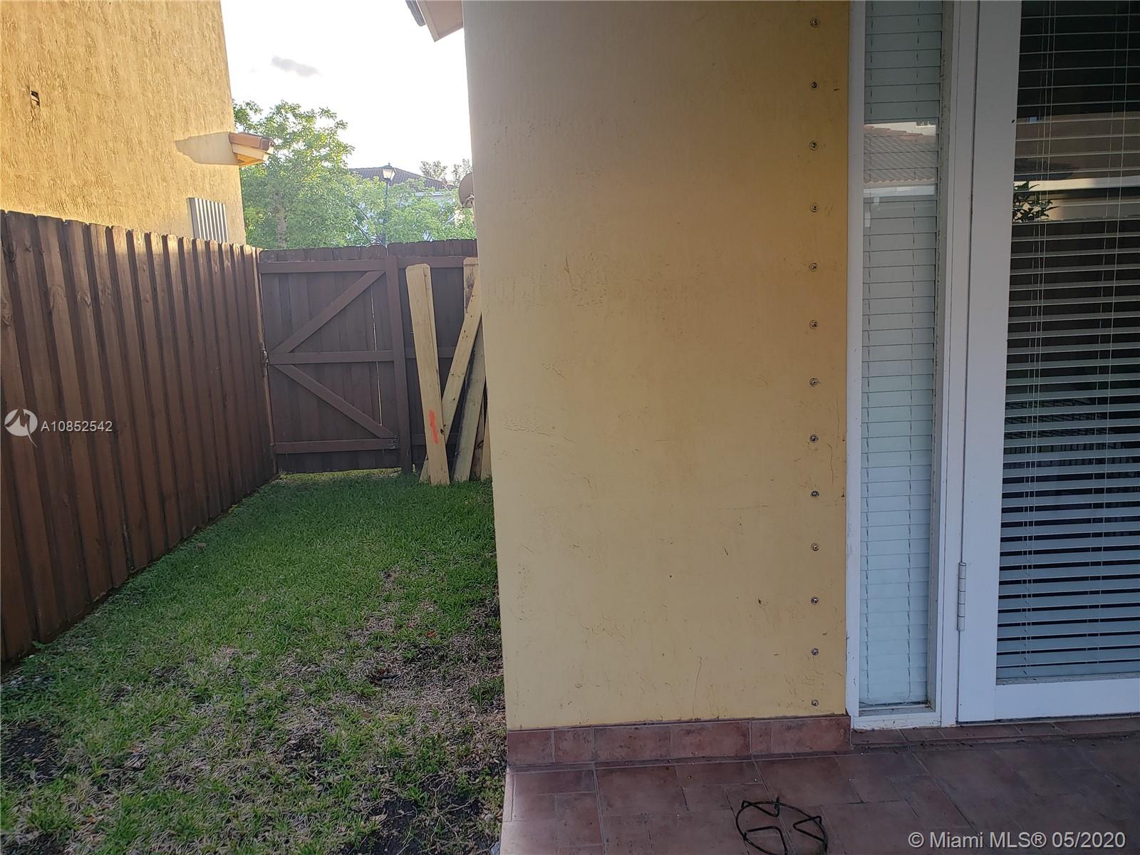 SANTA MONICA ESTATES - Residential