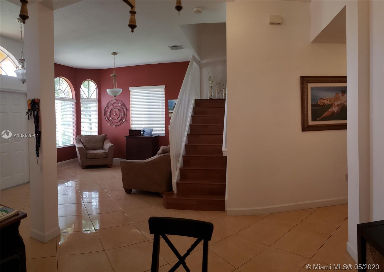 SANTA MONICA ESTATES - Residential