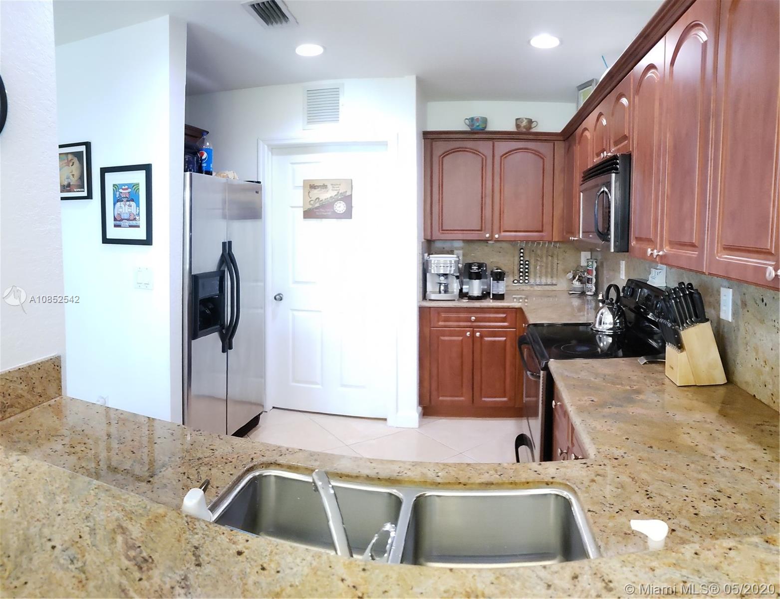 SANTA MONICA ESTATES - Residential