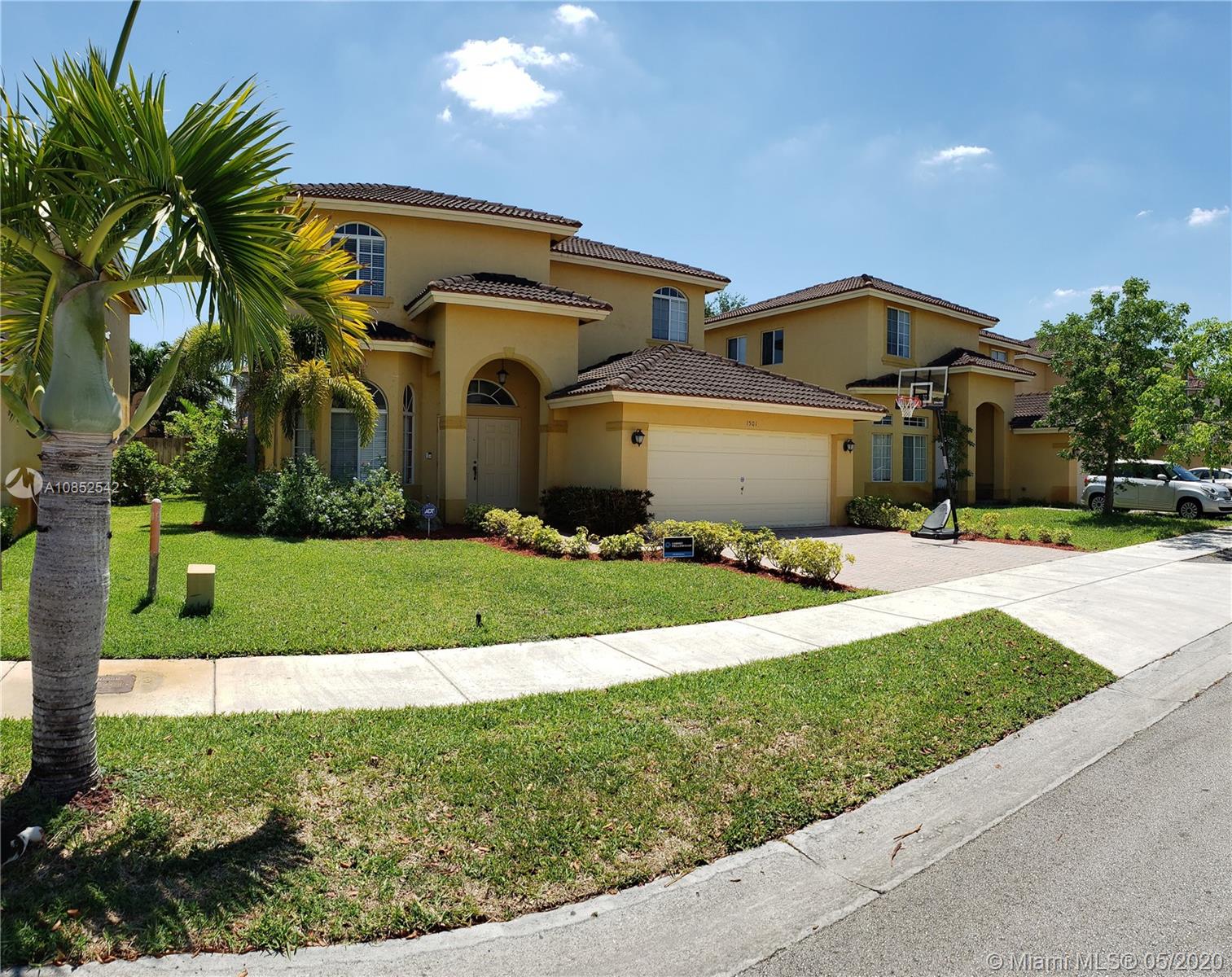 SANTA MONICA ESTATES - Residential