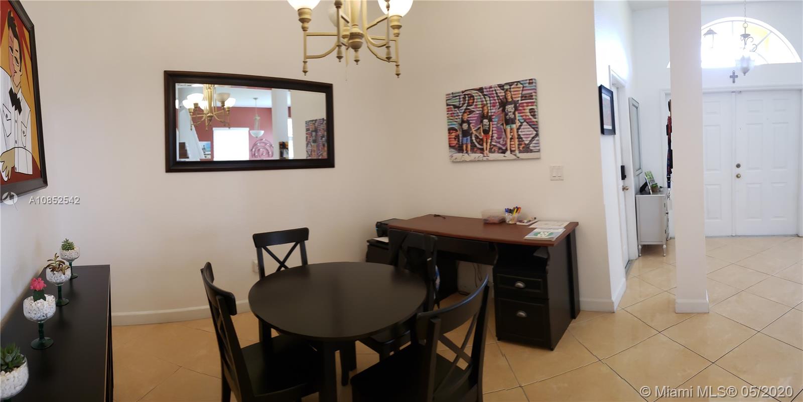 SANTA MONICA ESTATES - Residential