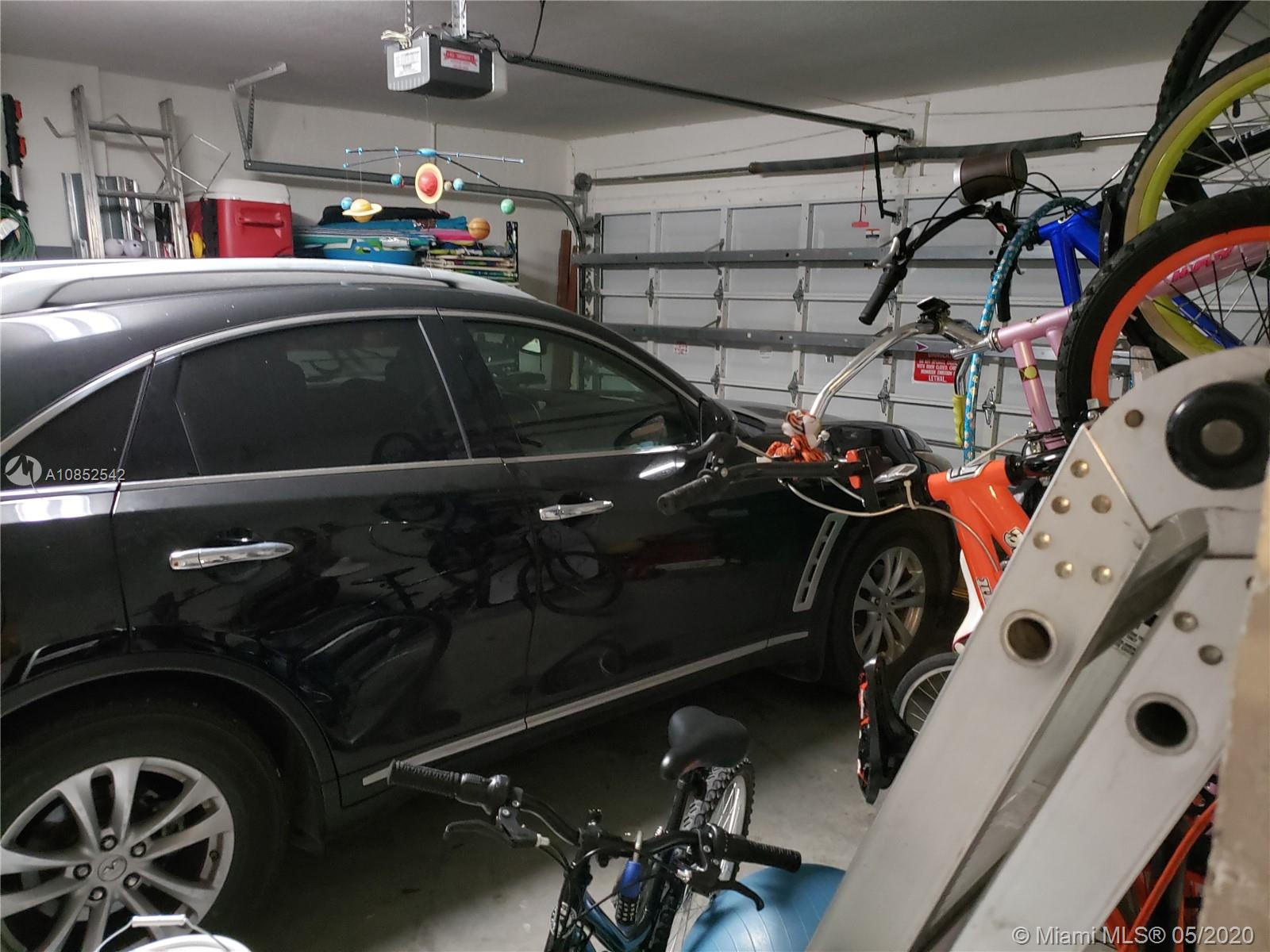 SANTA MONICA ESTATES - Residential