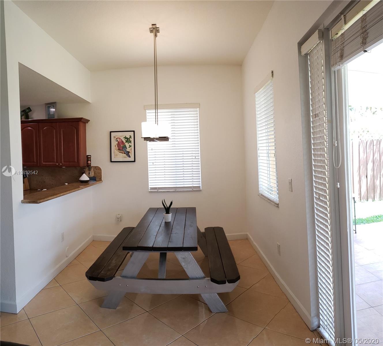 SANTA MONICA ESTATES - Residential