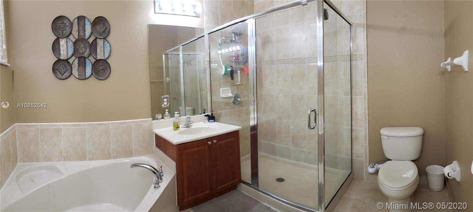 SANTA MONICA ESTATES - Residential